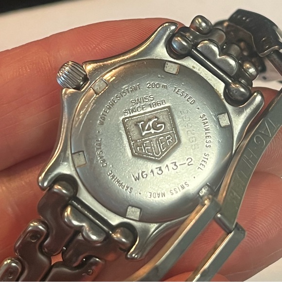 Tag Heuer Vintage Silver Gray Women’s
Watch - Picture 12 of 13